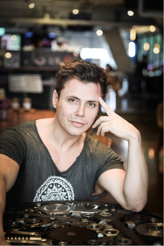 老航班北京演唱会 法国音乐剧魅力绽放京城